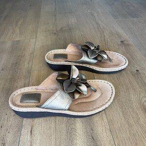 Clarks Artisan Latina Samba 31603 Wedge Thong Sandals Women's 8M Brown Leather